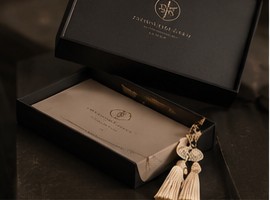 กล่องของขวัญสีดำของคอลเลกชัน Heritage